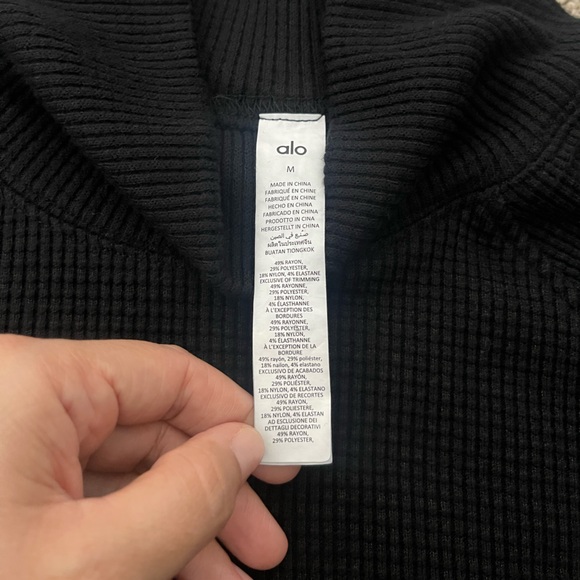 Women’s Alo Waffle Weekend Escape Mock Turtle Neck and Jogger Set Black Size S/M - Picture 9 of 13